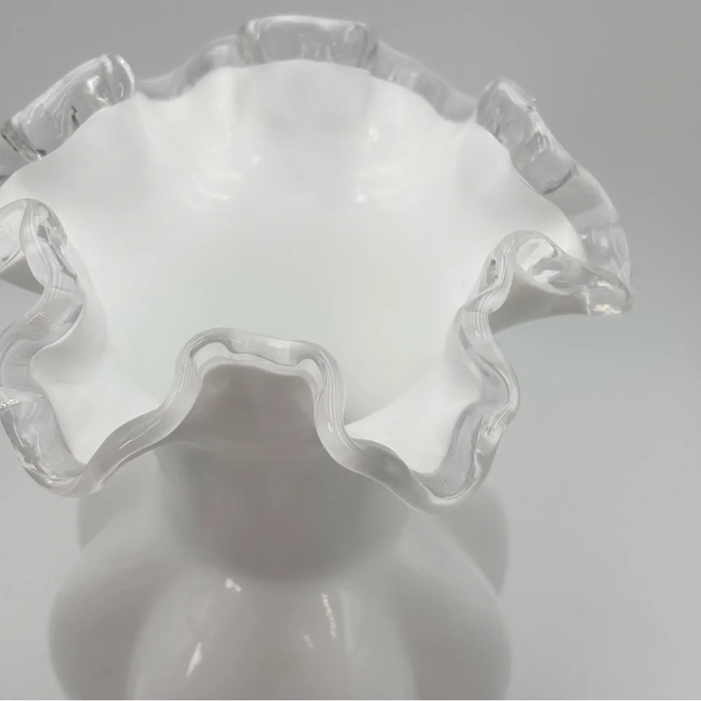 Fenton Silver Crest White Milk Glass Ruffled Top‎ Scalloped Melon Vase 8